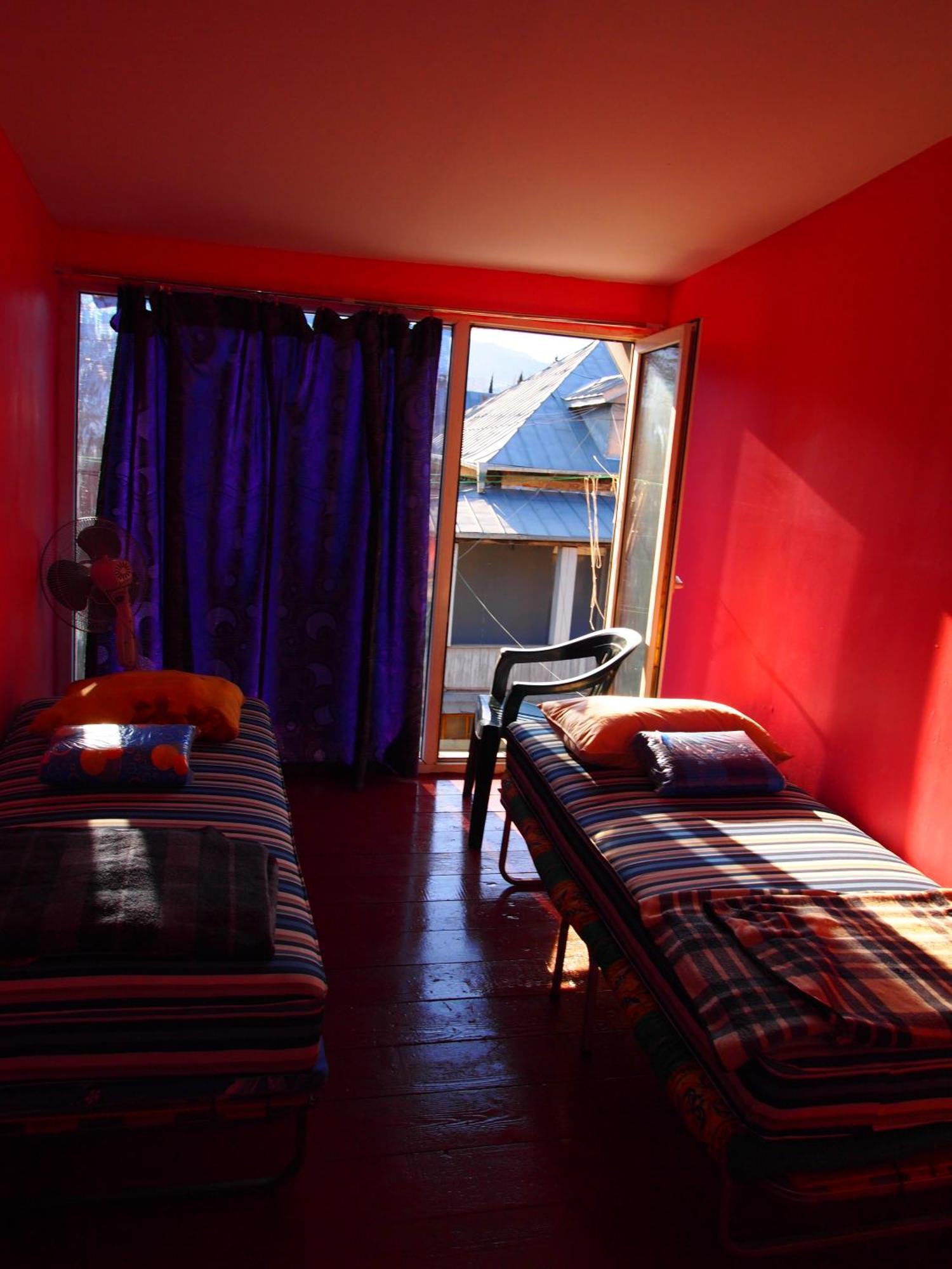 Green Stairs Guest House ティビリシ 部屋 写真