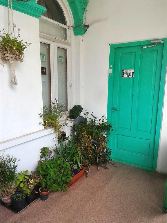 Green Stairs Guest House ティビリシ エクステリア 写真