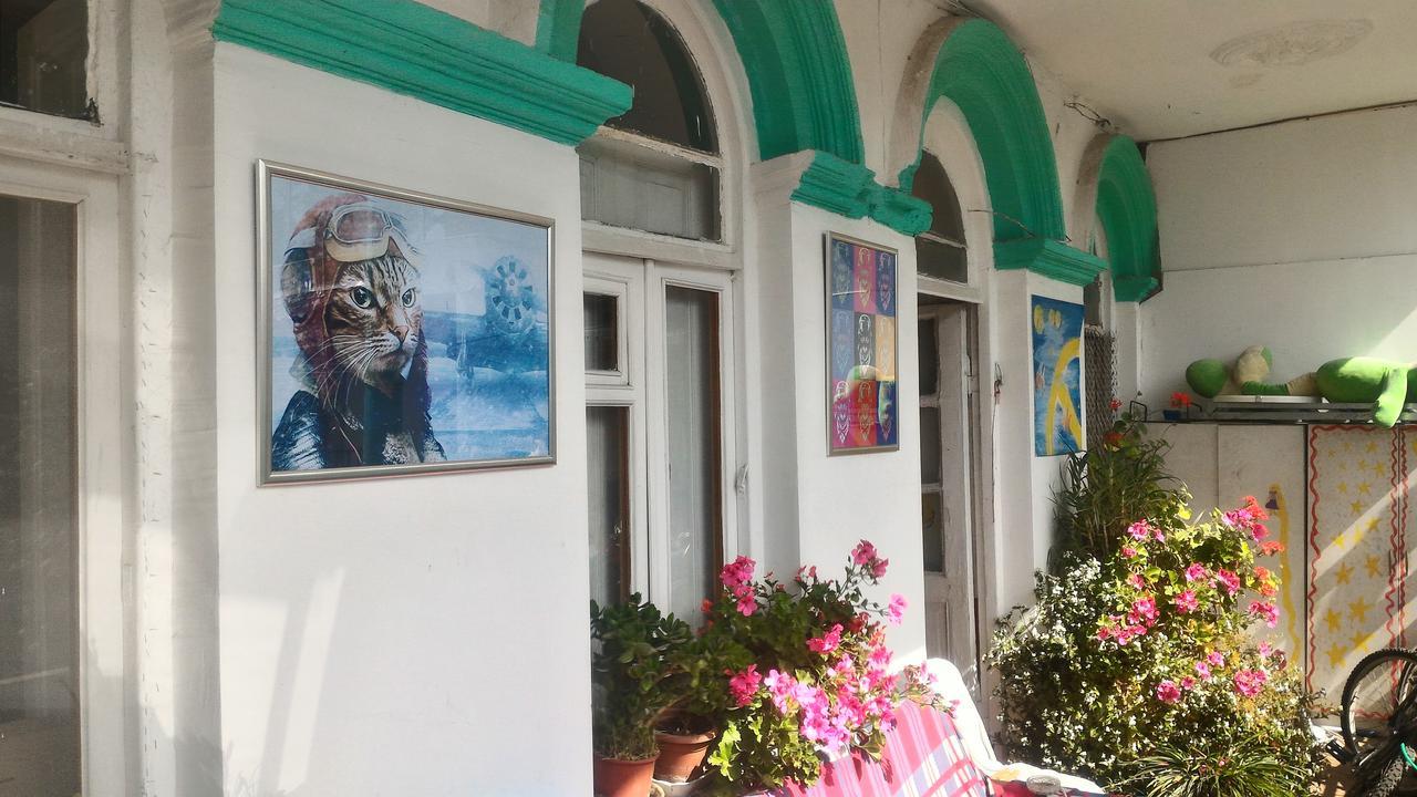 Green Stairs Guest House ティビリシ エクステリア 写真