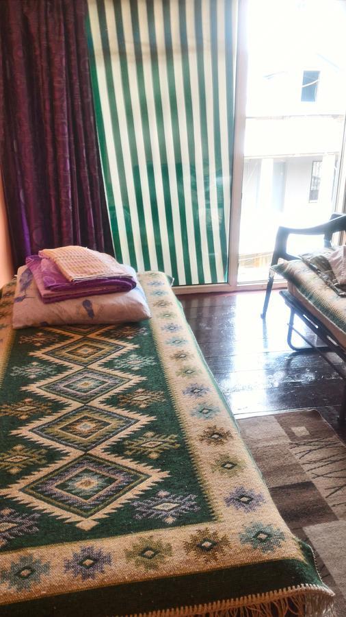 Green Stairs Guest House ティビリシ エクステリア 写真