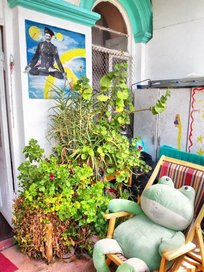 Green Stairs Guest House ティビリシ エクステリア 写真